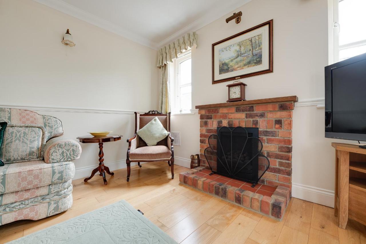 Oak Tree Cottage, Charming, Rural New Forest Home Boldre エクステリア 写真